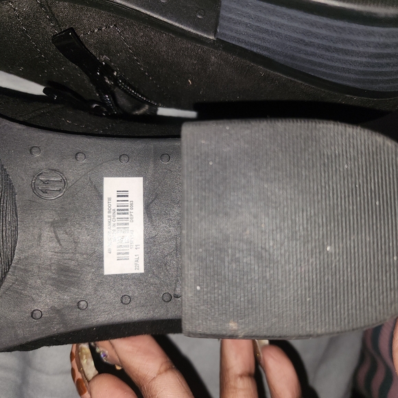 Torrid Side Dip Ankle Booties - Picture 4 of 5